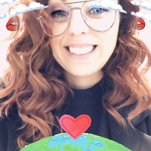 Meet your Posher, Leah